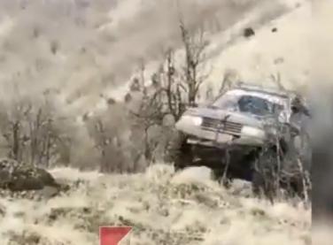 Пилот на внедорожнике разбился во время соревнований в Геленджике. Видео